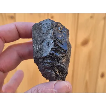 Přírodní kámen Přírodní černý turmalín Madagaskar 119g