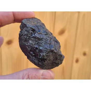 Přírodní kámen Přírodní černý turmalín Madagaskar 118g