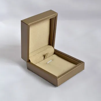 Dárková krabička Dárková krabička na náhrdelník/přívěsek KR0003/B II. jakost