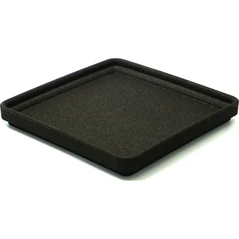 Svícen Born in Sweden, Podložka pod svícen Stumpastaken korková černá - Formadore