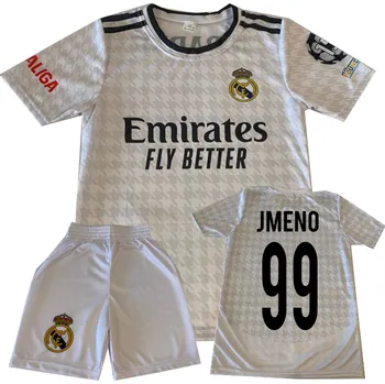 Fotbalový komplet REAL MADRID s vlastním jménem a čislem Velikost: 122 cm (5-6 roky)