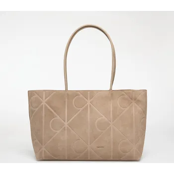 Kabelka Kabelka Calvin Klein Emblem Aop Embossed Suede Tote Beige Universal