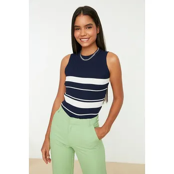 Dámské tričko trendyol Dunkelblau/ Weiß 2581939 M