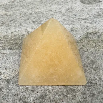 Drahý kámen Pyramida kalcit oranžový 30x35 mm