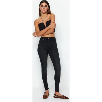 Dámské džíny Džíny trendyol Schwarz 3249728 38