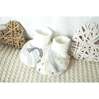 Kojenecké oblečení AMÁLKA Bavlněné capáčky pro miminko, veselé cestičky Velikost: 68-80