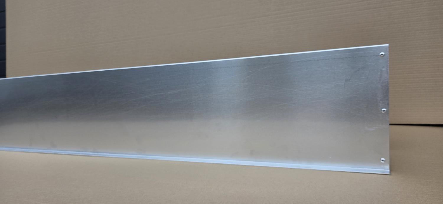 Střechy Petr AL BOX - pro předokenní žaluzii Al box 1,5 mm rš do 660 mm + 2 ks čelo: délka do 2,5 m