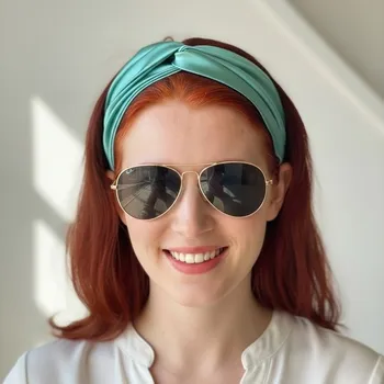 Čelenka Hedvábná čelenka, barva světle zelená