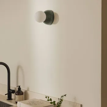 Lampička Globen Lighting Nástěnné světlo Torrano 13, zelené, sklo, IP44 - Nástěnný držák – Ø 13 cm, výška 6 cm bílá, tmavě zelená 1 x 8 W - Doprava zdarma