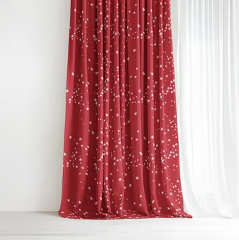 Vánoční dekorace Dekorační závěs Valencia - Hvězdičky na červené 140x135 cm