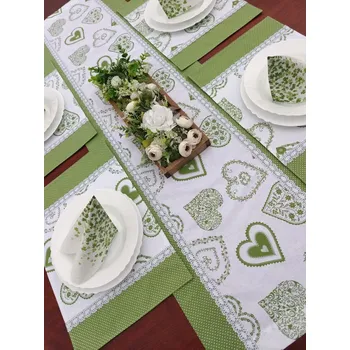 ubrus Jídelní sada - zelená srdce malovaná v kombinaci s puntíkem - 1 x běhoun + 6 x prostírání