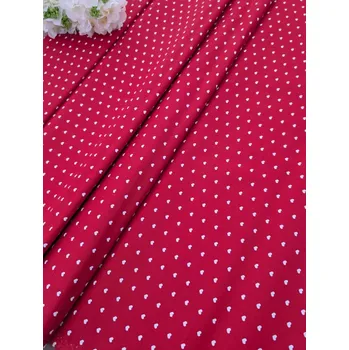 Látka 100% bavlna - bílá drobná srdíčka na červené