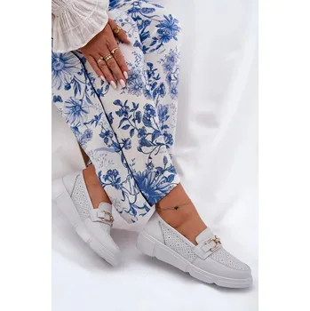 Dámské mokasíny Dámské kožené mokasíny se zlatým detailem Vinceza – světle šedé Velikost: 36