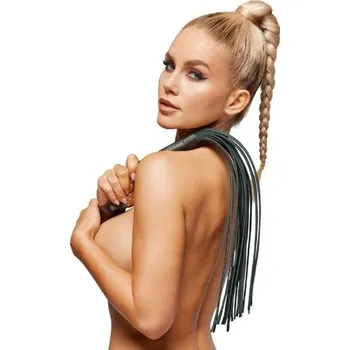 Zado Elegant Leather Flogger