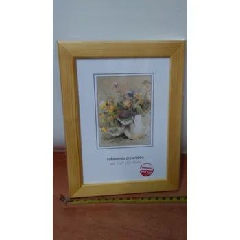 Obraz Rámeček na fotografie 13x18 rámečky borovice bílá s dřevěnou patkou B6 CADRO