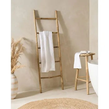 Věšák na ručníky z přírodního bambusového dřeva žebřík na oblečení stojan do koupelny 5 příček dekorativní moderní skandinávský styl Beliani