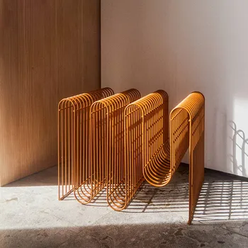 Lampička AYTM držák na časopisy Curva, jantarová barva, kov, délka 41 cm - Doprava zdarma