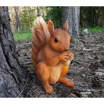 Zahradní dekorace Prodex Import Veverka s oříškem velká 26 x21 cm