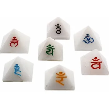 Čakrová sada pyramid z křištálu se symboly čaker pyramidy