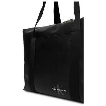 Cestovní taška Taška Calvin Klein Jeans Mono Logo Weekender Duffle LV04G3137G Černá OS