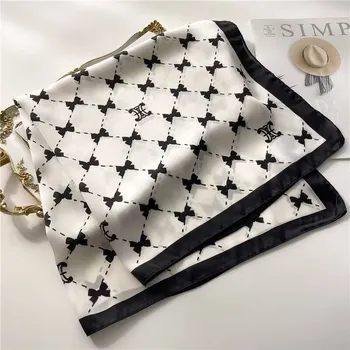 Šátek Hedvábný šátek bílý s mašličkami 70x70 cm v dárkovém balení, HEDVÁBNÝ SVĚT