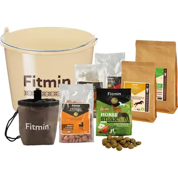 Dárkový kbelík s pochoutkami a minerálními doplňky pro koně