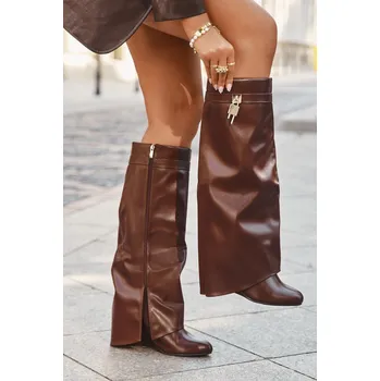 Dámské kozačky Dámské kozačky na platformě s páskem a stříbrným detailem 033 Hnědé - Korivelle hnědá 37