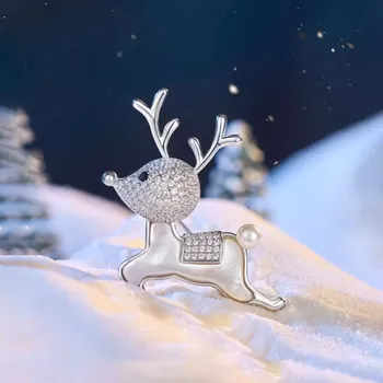 Brož Éternelle Vánoční brož se zirkony Rudolf - vánoční sob B8093-XC04569D241 Stříbrná