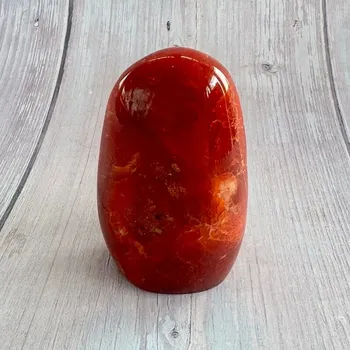 Karneol leštěný freeform Madagaskar TP3-1 cca 4,3 x 8 cm, 248 g