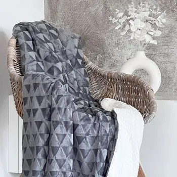 deka Oboustranná deka s beránkem - Triangl tmavě šedá