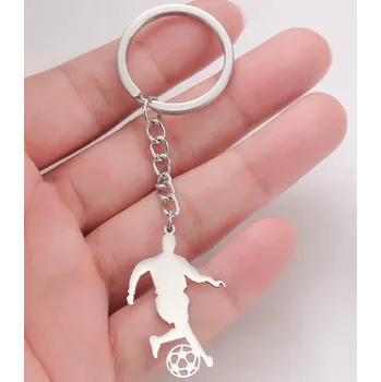 Přívěšek na klíče s fotbalistou