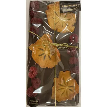 Čokoláda Sklepudiwizsa, Kazimierz Dolny,Polsko MLÉČNÁ ČOKOLÁDA S MALINAMI A KAKI