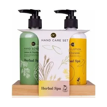 Nestandardní parfém SET péče o ruce HERBAL SPA na dřevěném tácku ACCENTRA