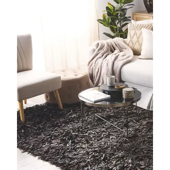 Koberec Koberec hnědý 140 x 200 cm vyrobený z kůže, ručně vyrobený z kožených souprav, obdélníkový, elegantní Beliani