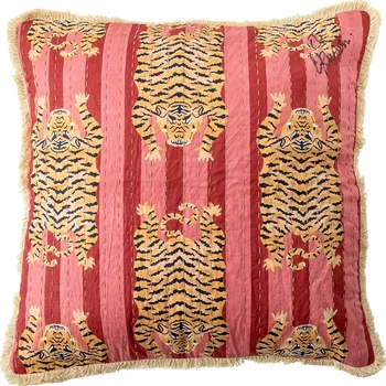 Bloomingville, Dekorativní polštář Poirino 45 x 45 cm růžový - Formadore