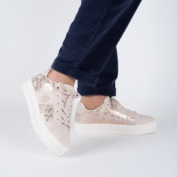 Dámské sandále Dámské pudrové odlehčené tenisky Bugatti se zvířecí texturou Velikost: 38