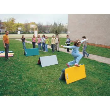 Hra na zahradu Sada žíněnek pro moderní výuku v přírodě a horské školy