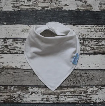 Yháček Slintáček s nákrčníkem Yháček, bílý