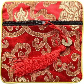 Dárková taška Brokátový sáček červený se zipem a mincí pro štěstí 12x12 cm cca 12 x 12 cm