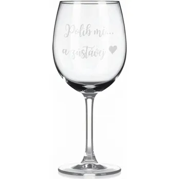 Sklenice Sklenice na víno s gravírovaným textem - Polib mě... a zůstavej ♥