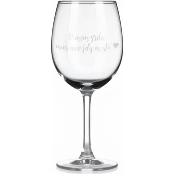 Sklenice Sklenice na víno s gravírovaným textem - V mém srdci máš navždy místo ♥