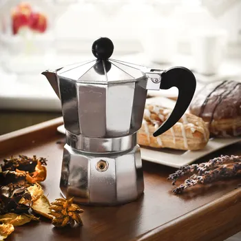 Příprava kávy Hliníková moka konvička / express VENETTO - na 3 šálky espressa (3 tz)