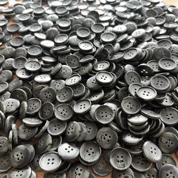 Knoflík Knoflík šedý žíhaný 2 cm