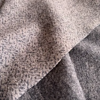 Hnědočerný teplý vlněný úplet vzor rybí kost