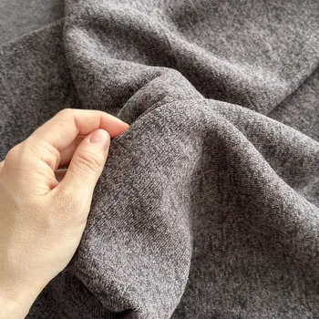 Svetrovina žíhaná černá a hnědá