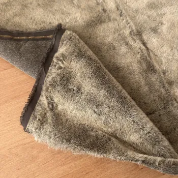 Kožešina béžová, synt. na bavlněném podkladu