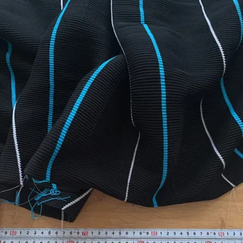 Žebrovaný těžký černý náplet s modrým pruhem