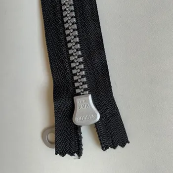 Zip Zip YKK Vislon, černý 17CM