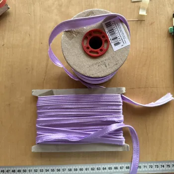 Vzorek parfému Vzorek - Atlasová lemovka lila