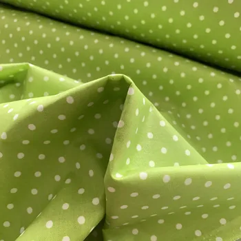 Bavlněná ubrusovina se zátěrem, bílý puntík na zelené